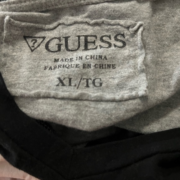 Guess Multi Panel Men’s T-Shirt Size XL - Picture 4 of 5
